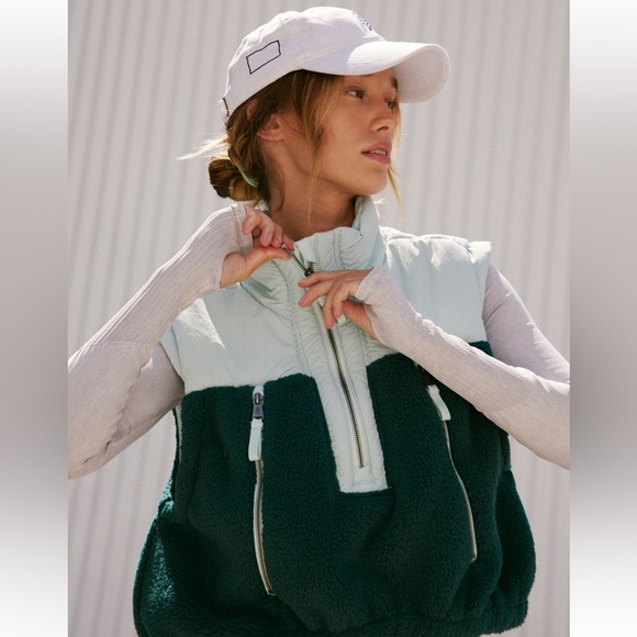 Free People Movement JOURNEY AHEAD VEST in EMERALD GARDEN/MINT - Picture 2 of 4